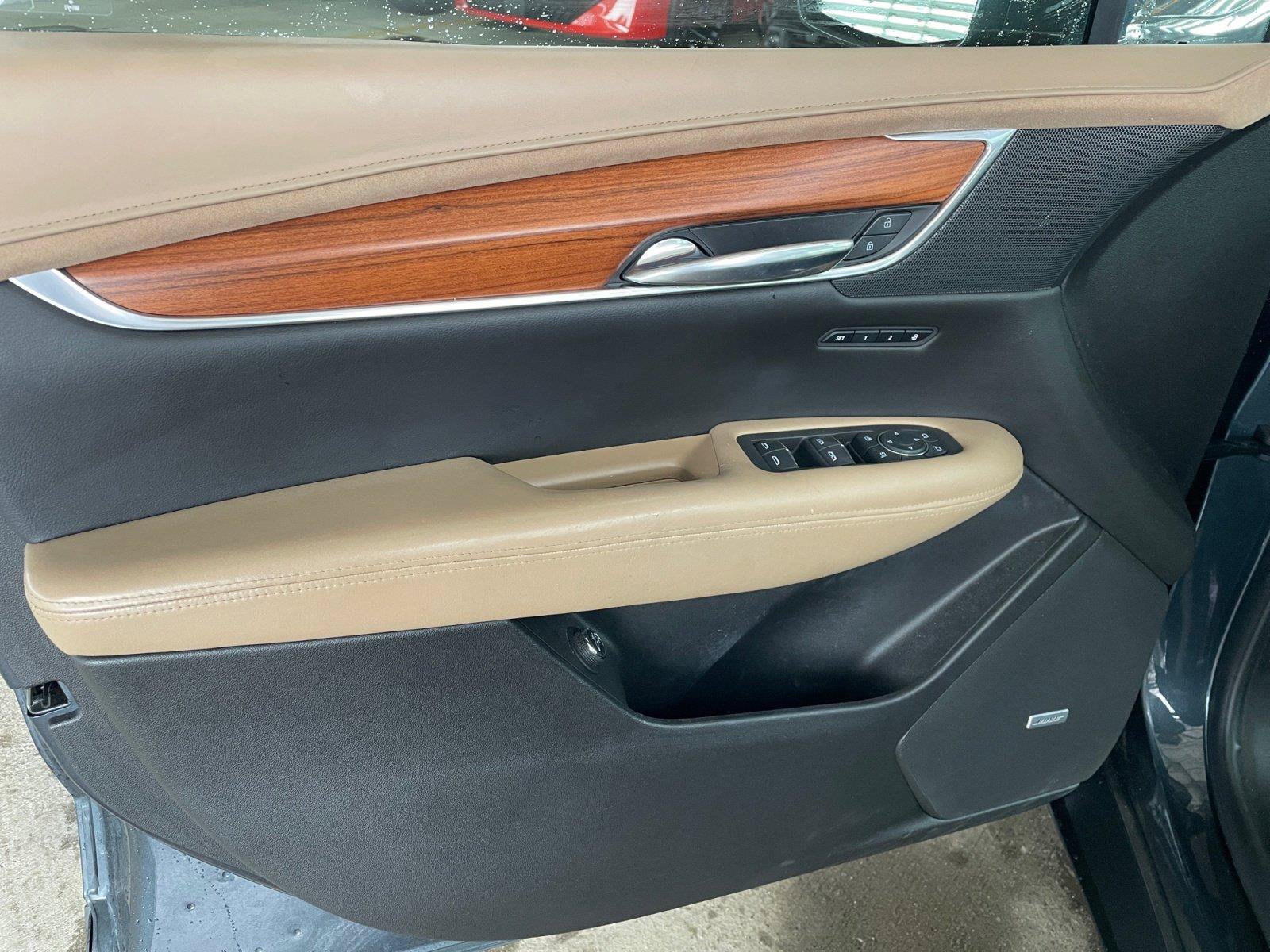 Used 2019 Cadillac XT5 Platinum AWD/4WD image 18