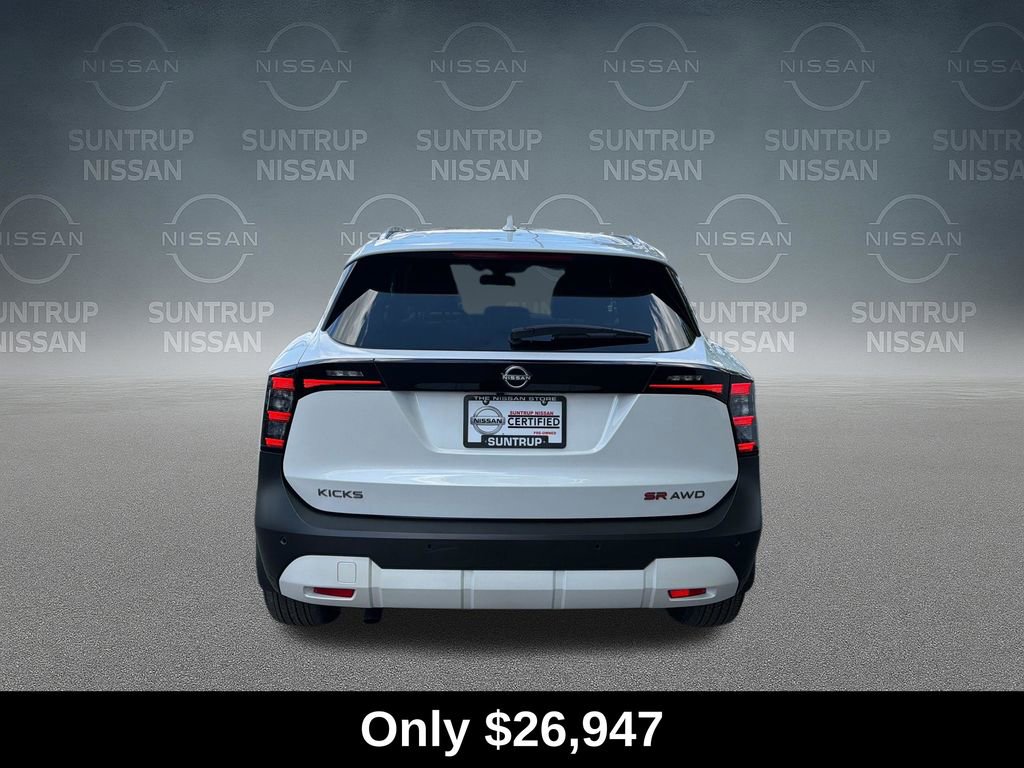 Used 2025 Nissan Kicks SR AWD/4WD image 4