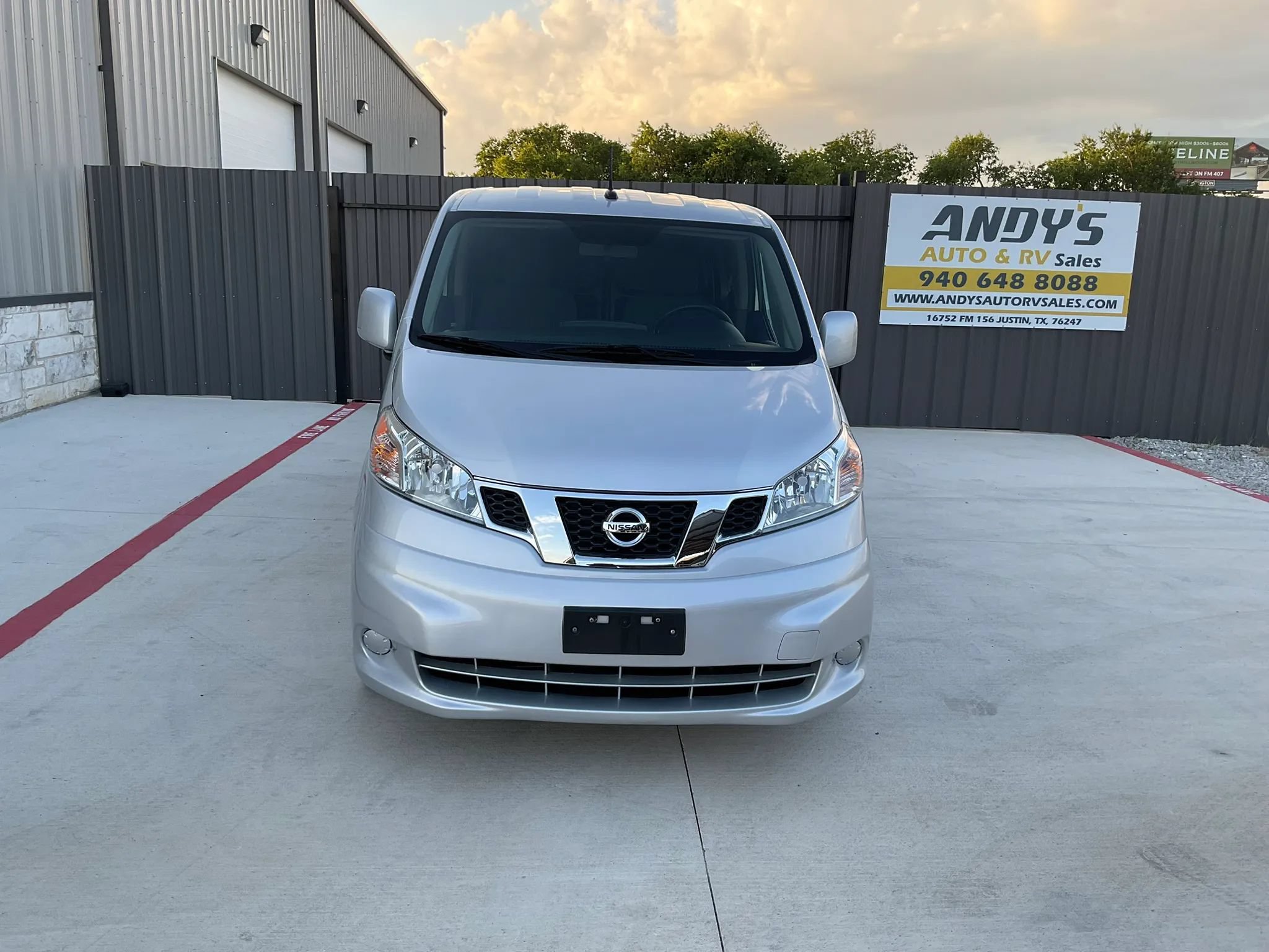Used 2020 Nissan NV200 SV FWD image 1