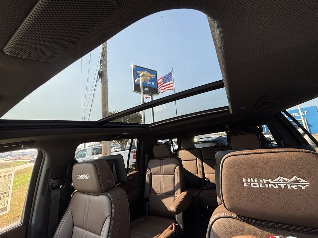 New 2026 Chevrolet Suburban High Country image 11