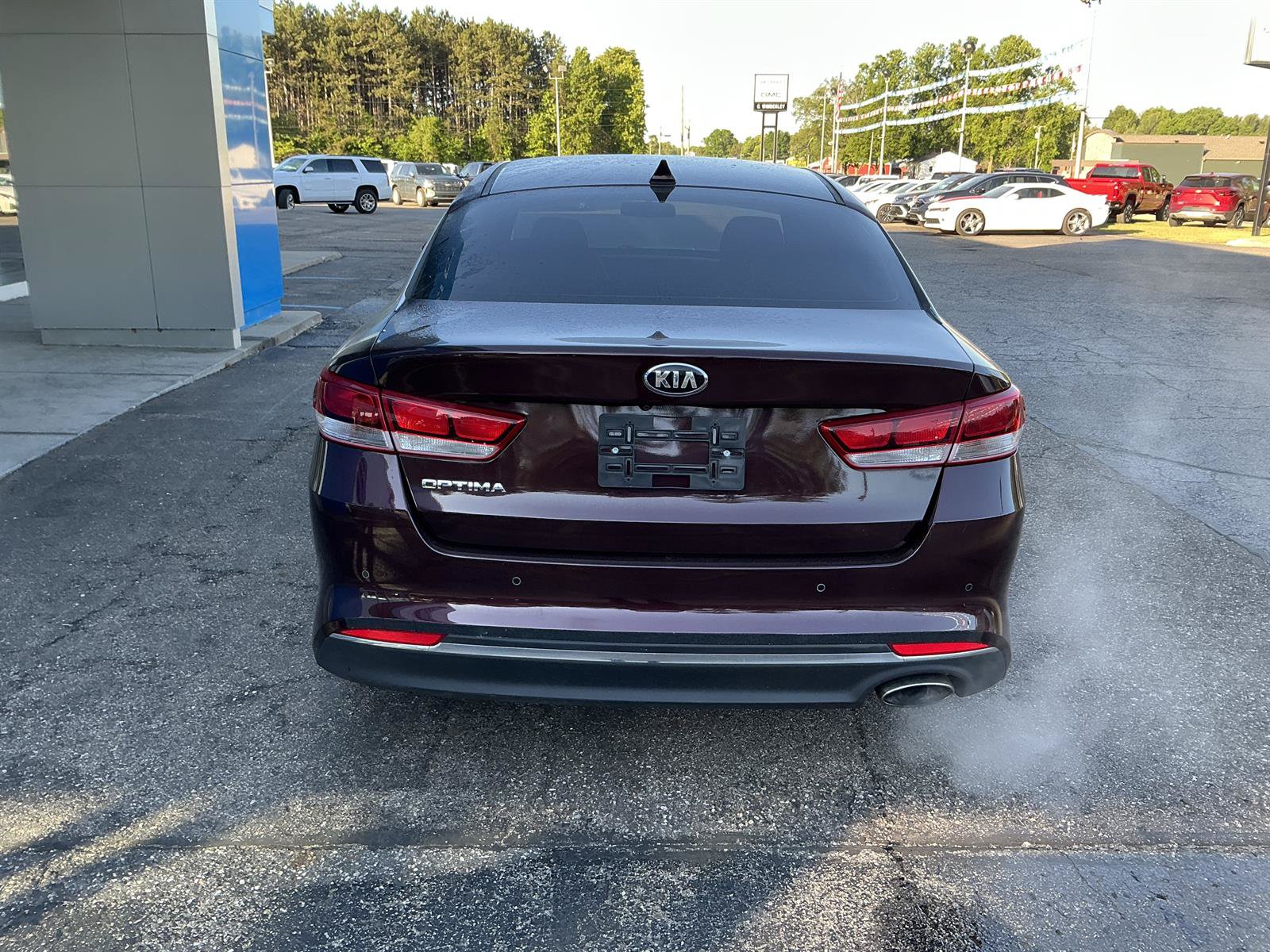 Used 2018 Kia Optima LX w/ 17" Alloy Wheels Package FWD image 6