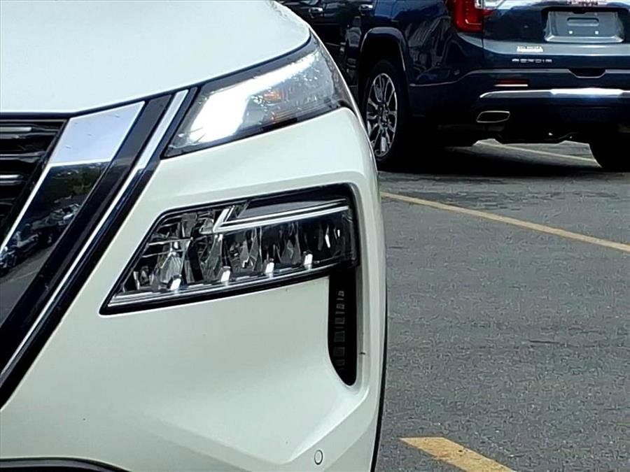 Used 2023 Nissan Rogue SL w/ SL Premium Package image 5
