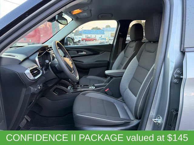 Used 2023 Chevrolet TrailBlazer LT w/ Convenience Package AWD/4WD image 3