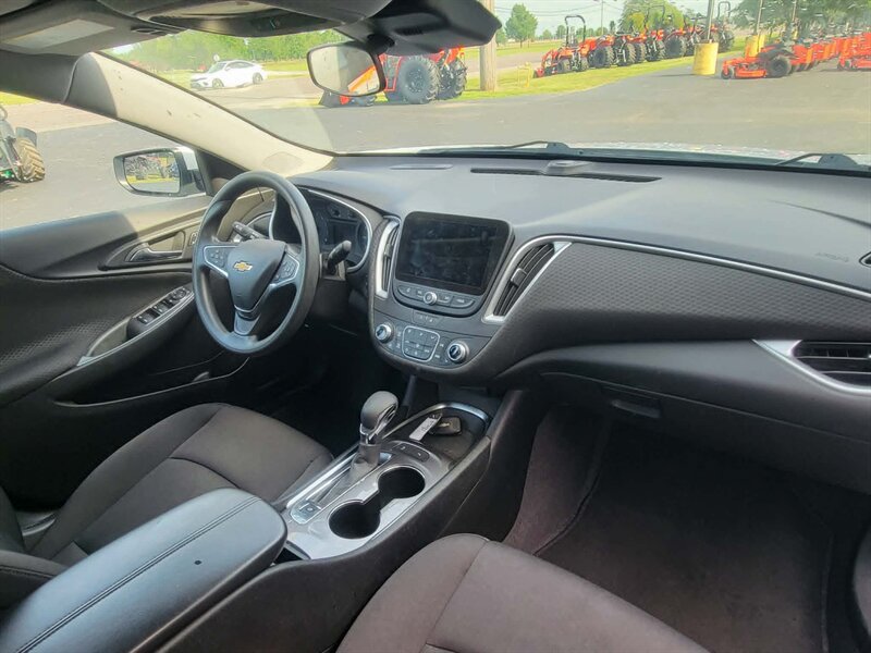 Used 2024 Chevrolet Malibu LT FWD image 8