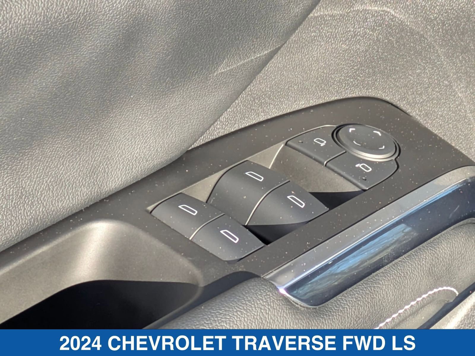 Used 2024 Chevrolet Traverse LS image 13