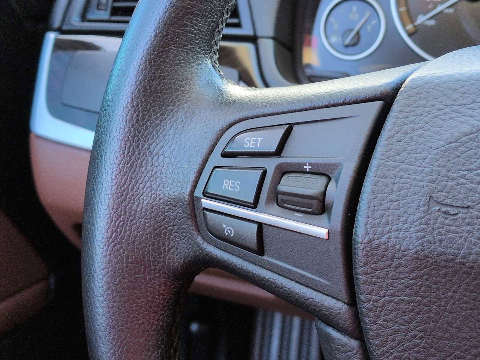 Used 2014 BMW 528i xDrive Sedan image 23