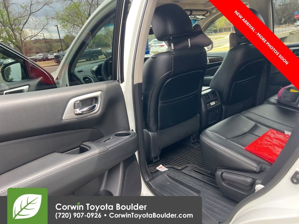 Used 2015 Nissan Pathfinder SL w/ SL Premium Package image 12