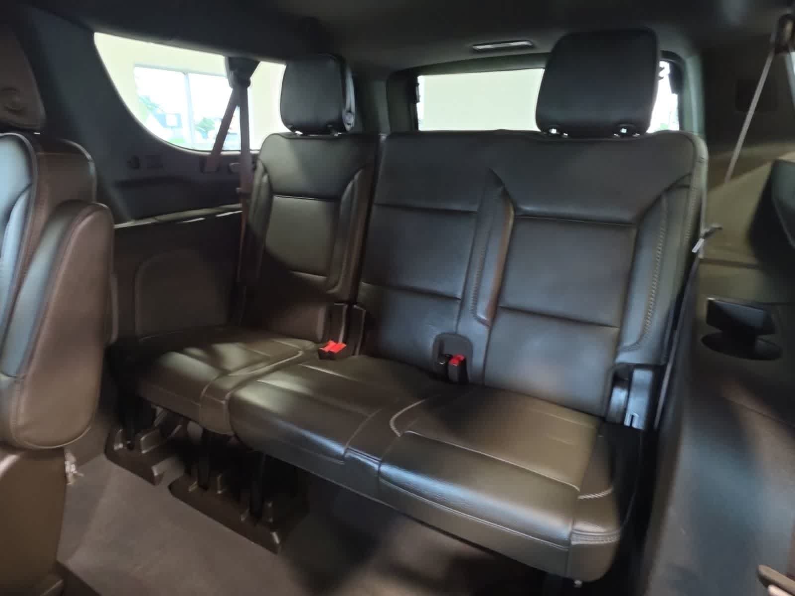 Used 2023 GMC Yukon XL Denali AWD/4WD image 34