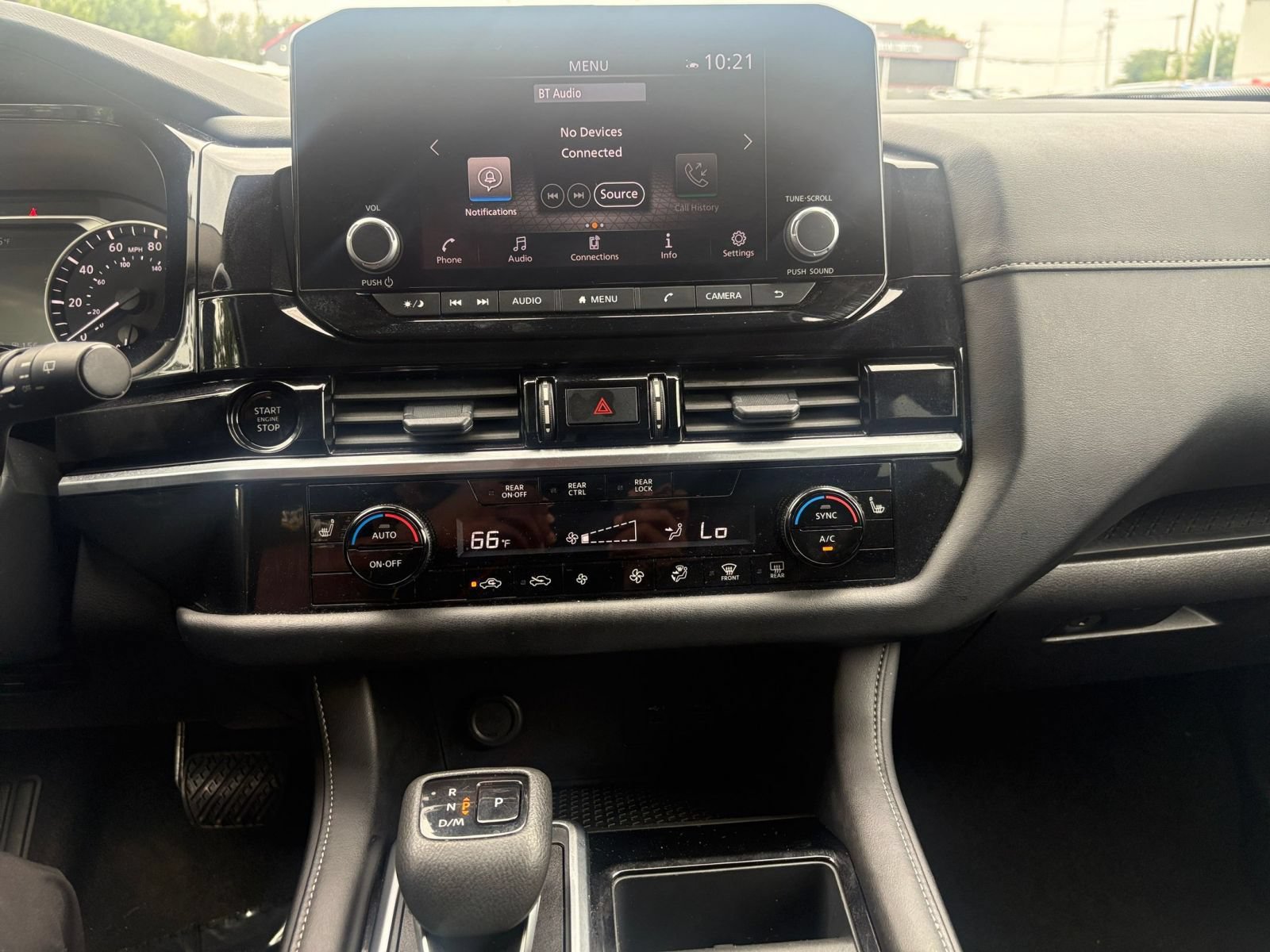 Used 2025 Nissan Pathfinder SV AWD/4WD image 14