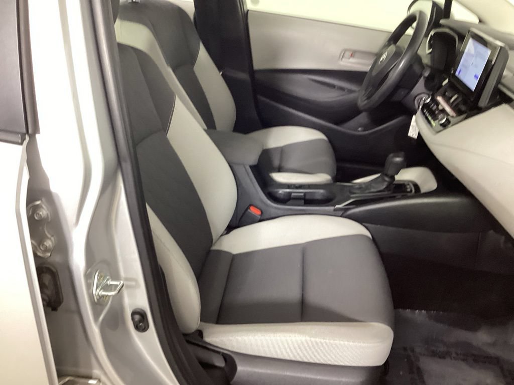 Used 2025 Toyota Corolla LE FWD image 34