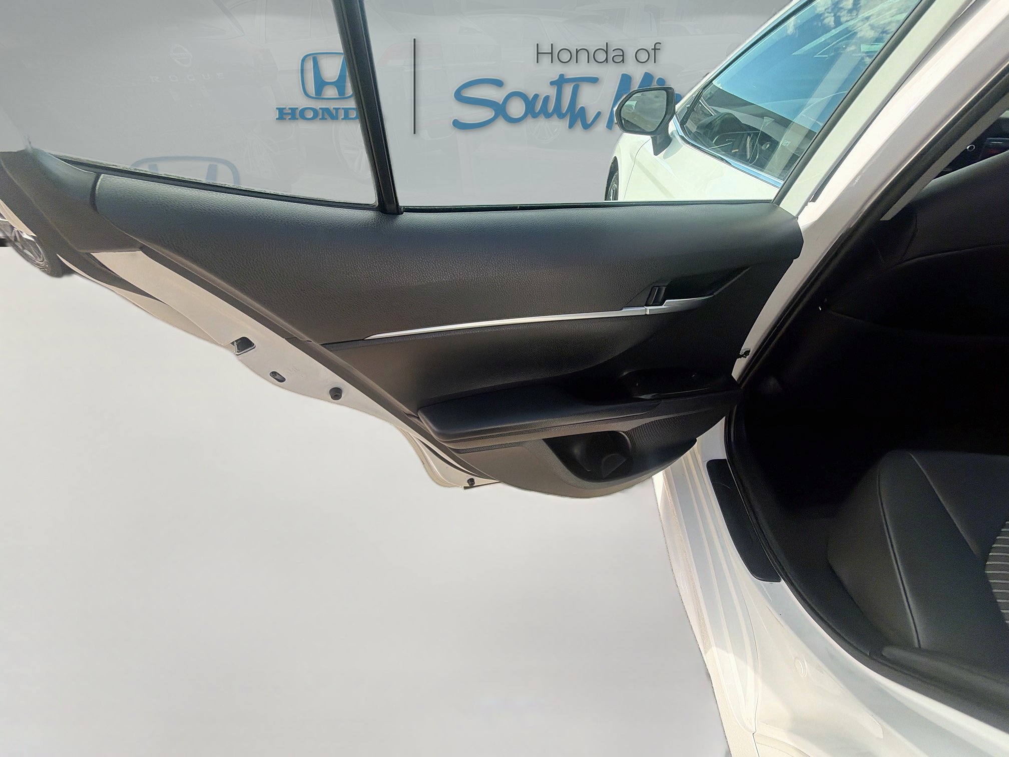 Used 2023 Toyota Camry SE FWD image 24