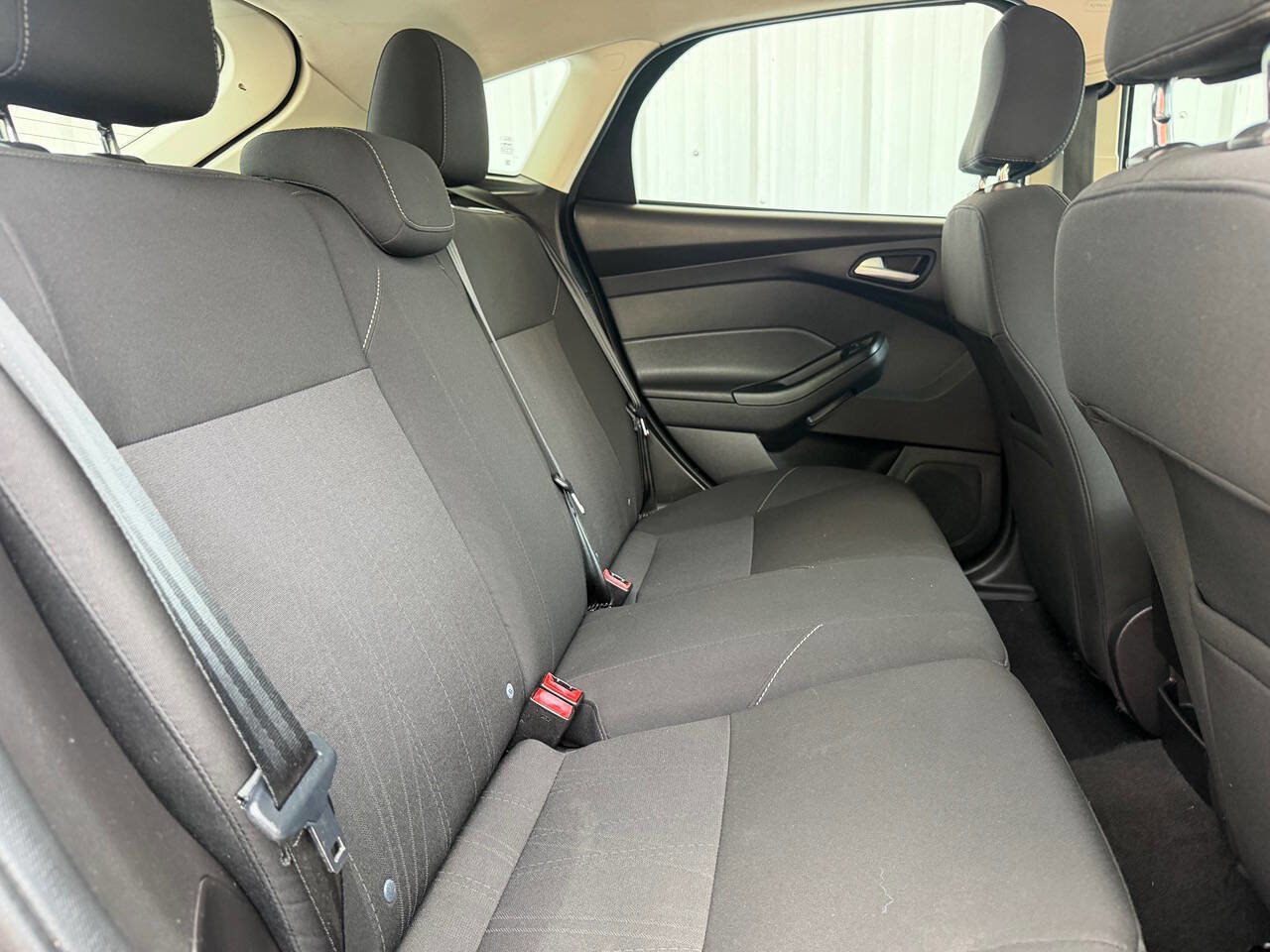 Used 2016 Ford Focus SE FWD image 16