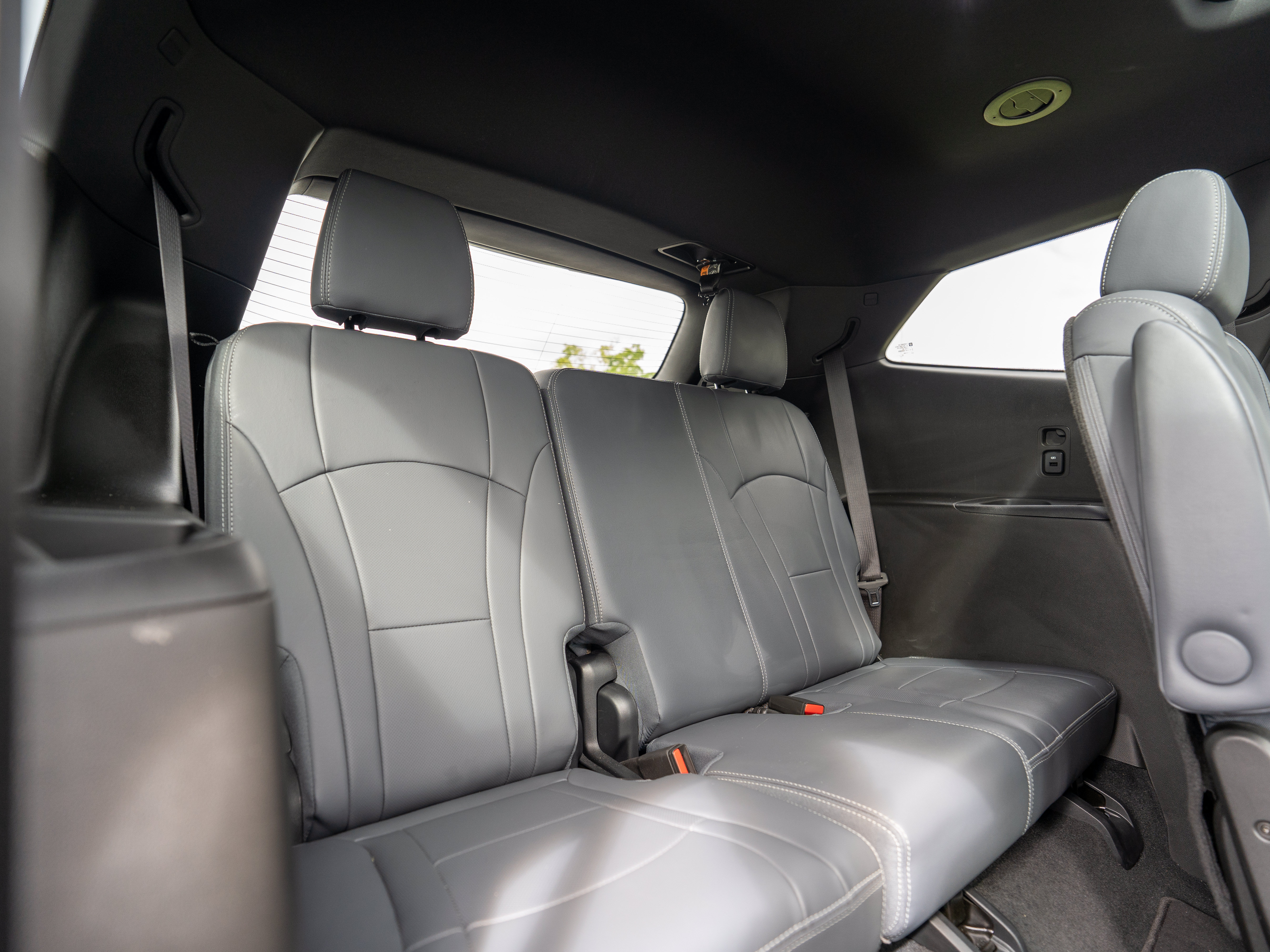 Used 2024 Buick Enclave Essence w/ Experience Buick Package FWD image 14