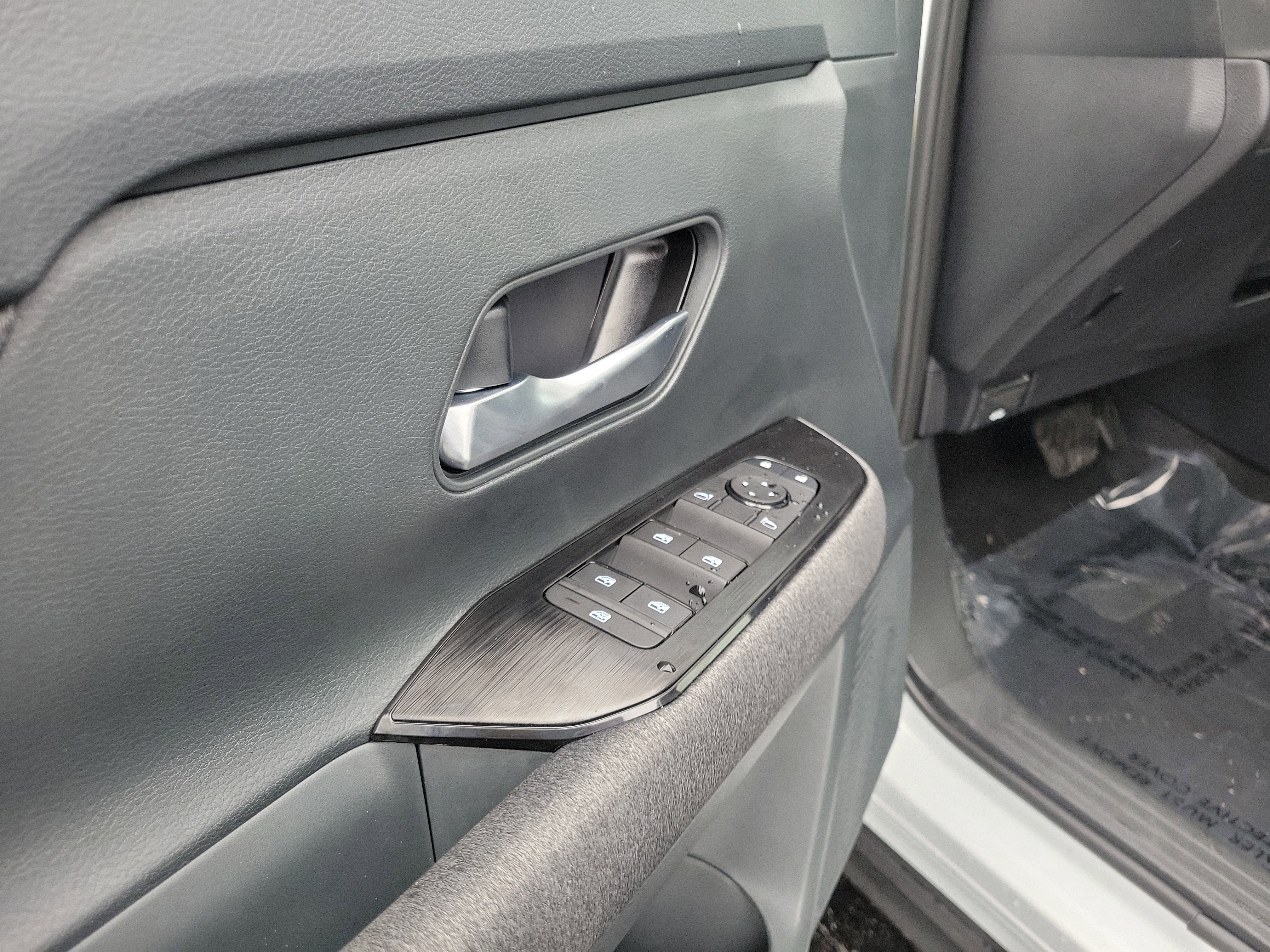 New 2026 Nissan Kicks SV w/ Cold Weather Package image 18