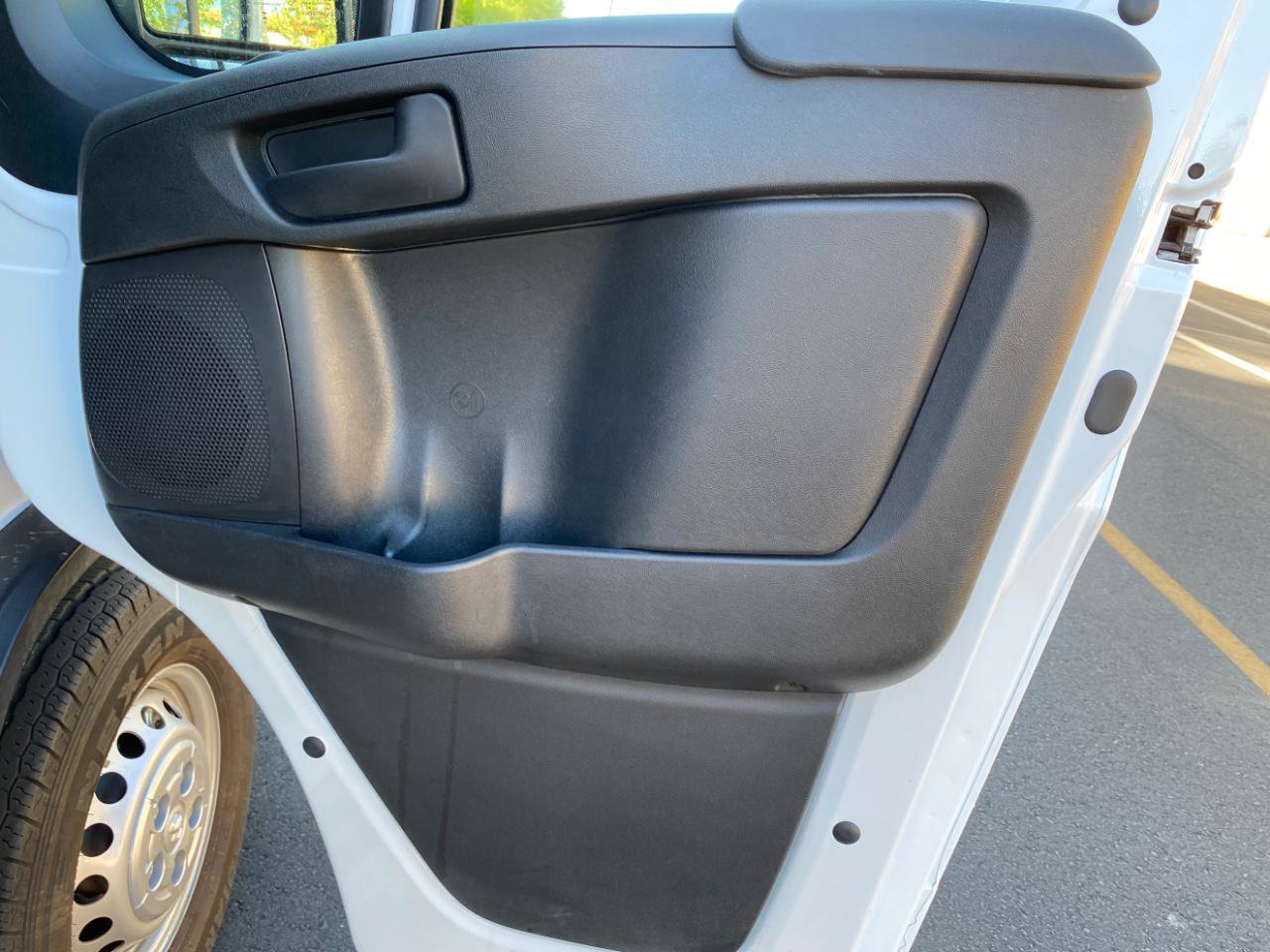 Used 2025 RAM ProMaster 2500 w/ U-Haul Equipment Group FWD image 32