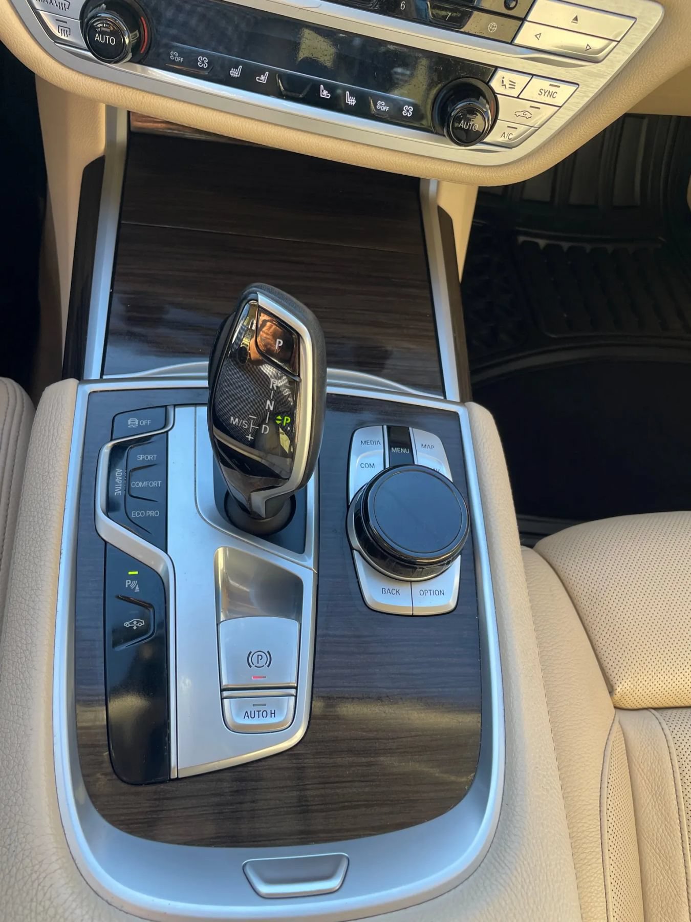 Used 2018 BMW 740i RWD image 23