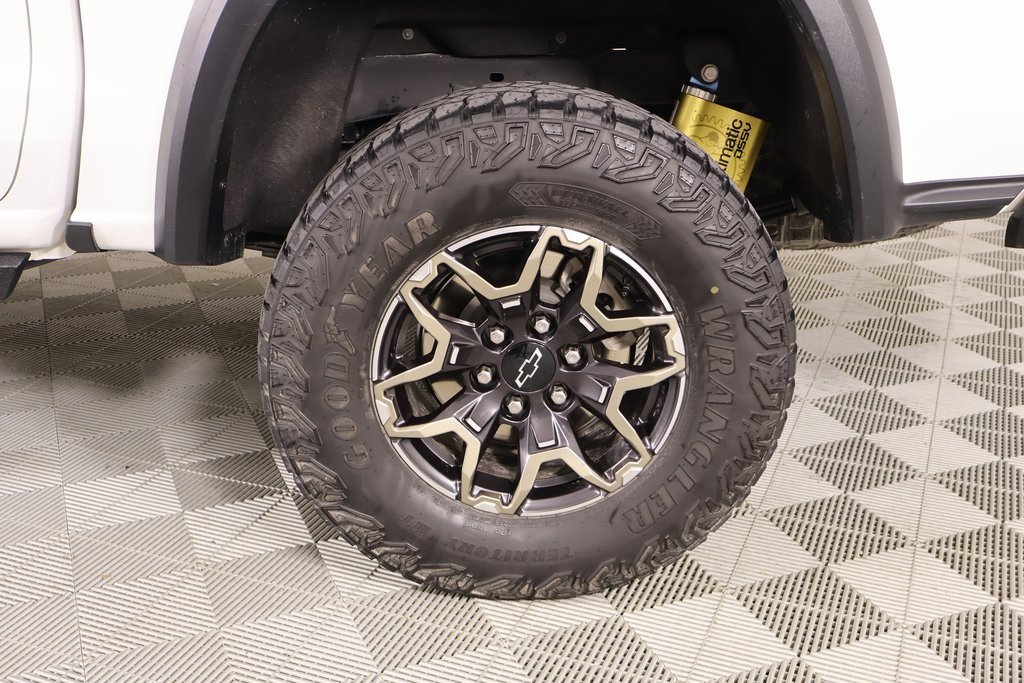 Used 2023 Chevrolet Colorado ZR2 w/ ZR2 Convenience Package III image 18