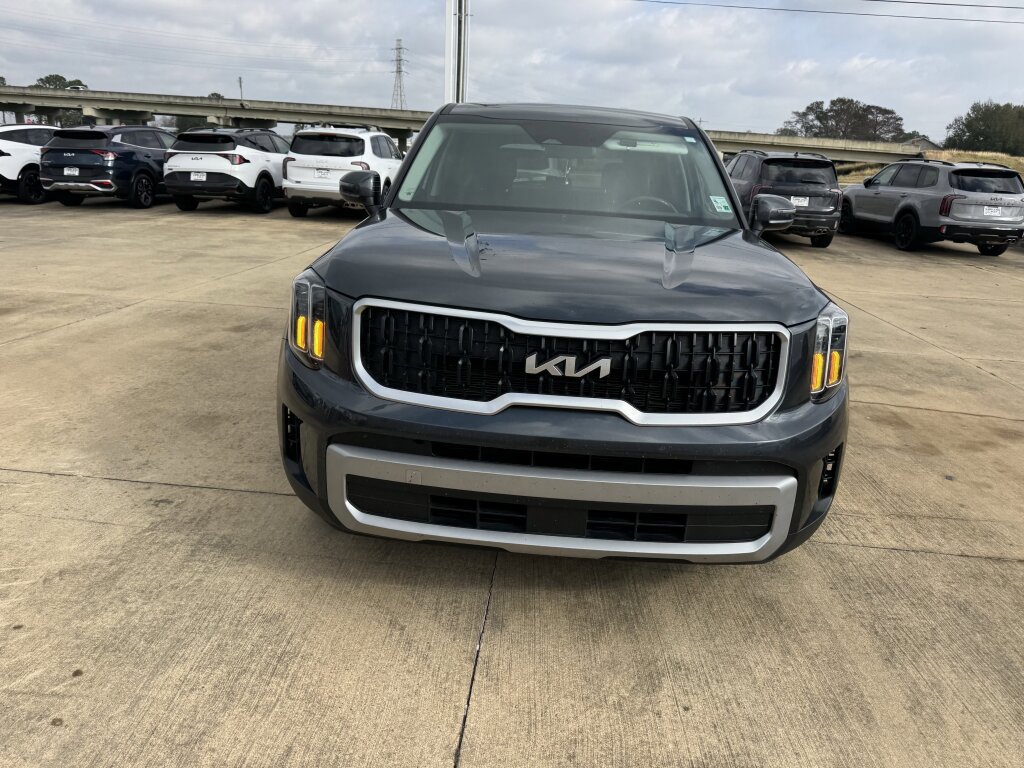 Used 2024 Kia Telluride LX image 5