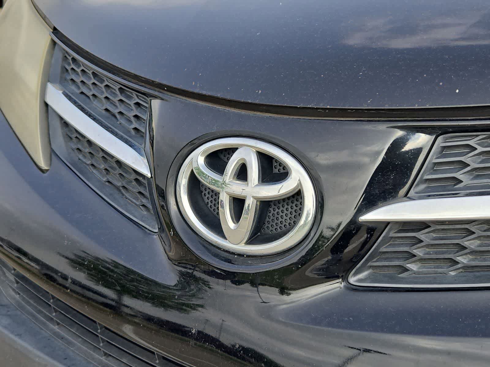 Used 2015 Toyota RAV4 XLE FWD image 11