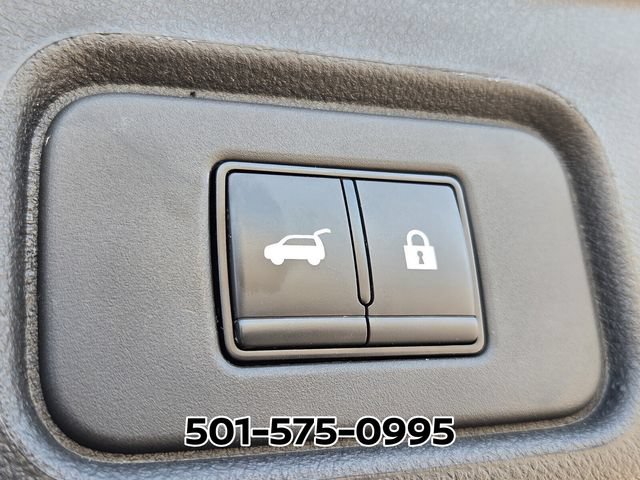 Used 2025 Nissan Pathfinder SV FWD image 17