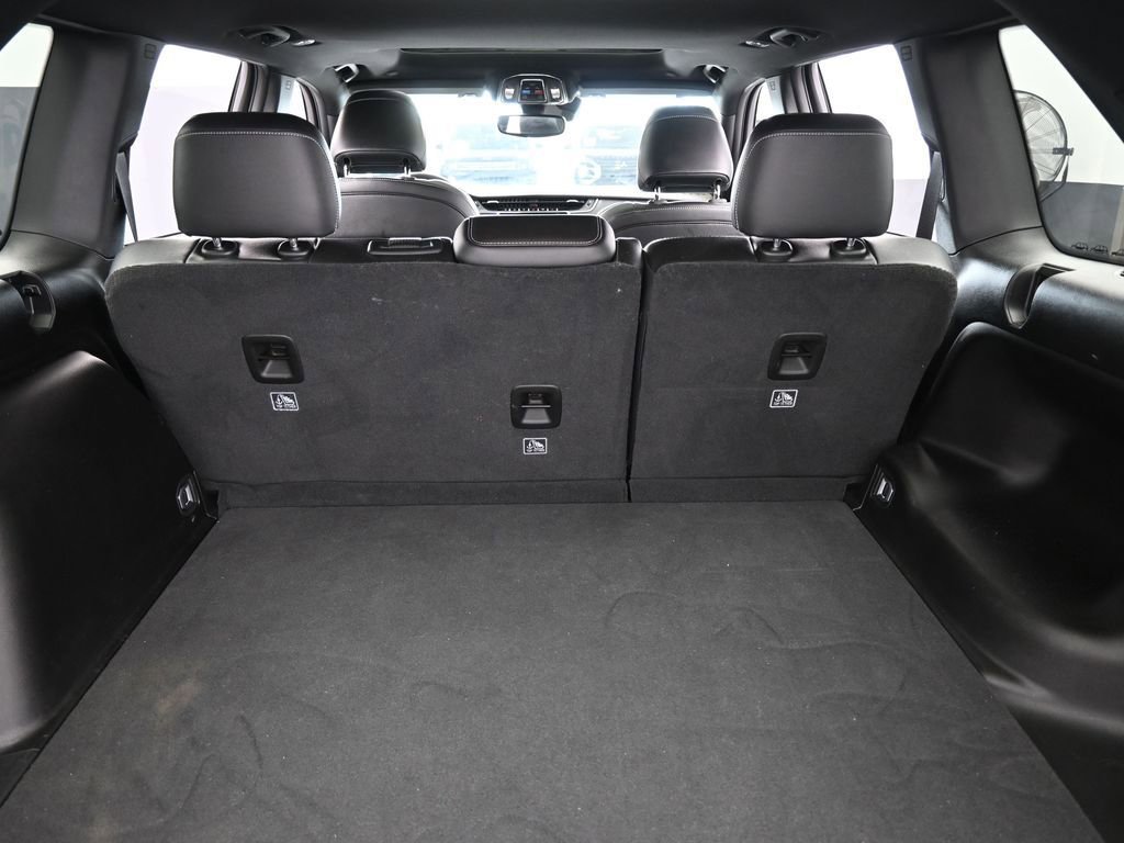 Used 2024 Jeep Grand Cherokee Altitude image 41