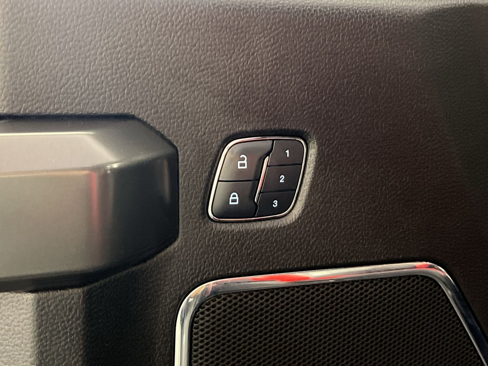 Used 2018 Ford F150 Lariat AWD/4WD image 31