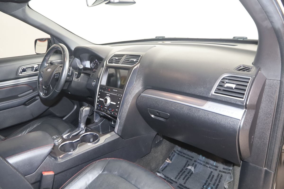 Used 2018 Ford Explorer Sport w/ Equipment Group 401A AWD/4WD image 45
