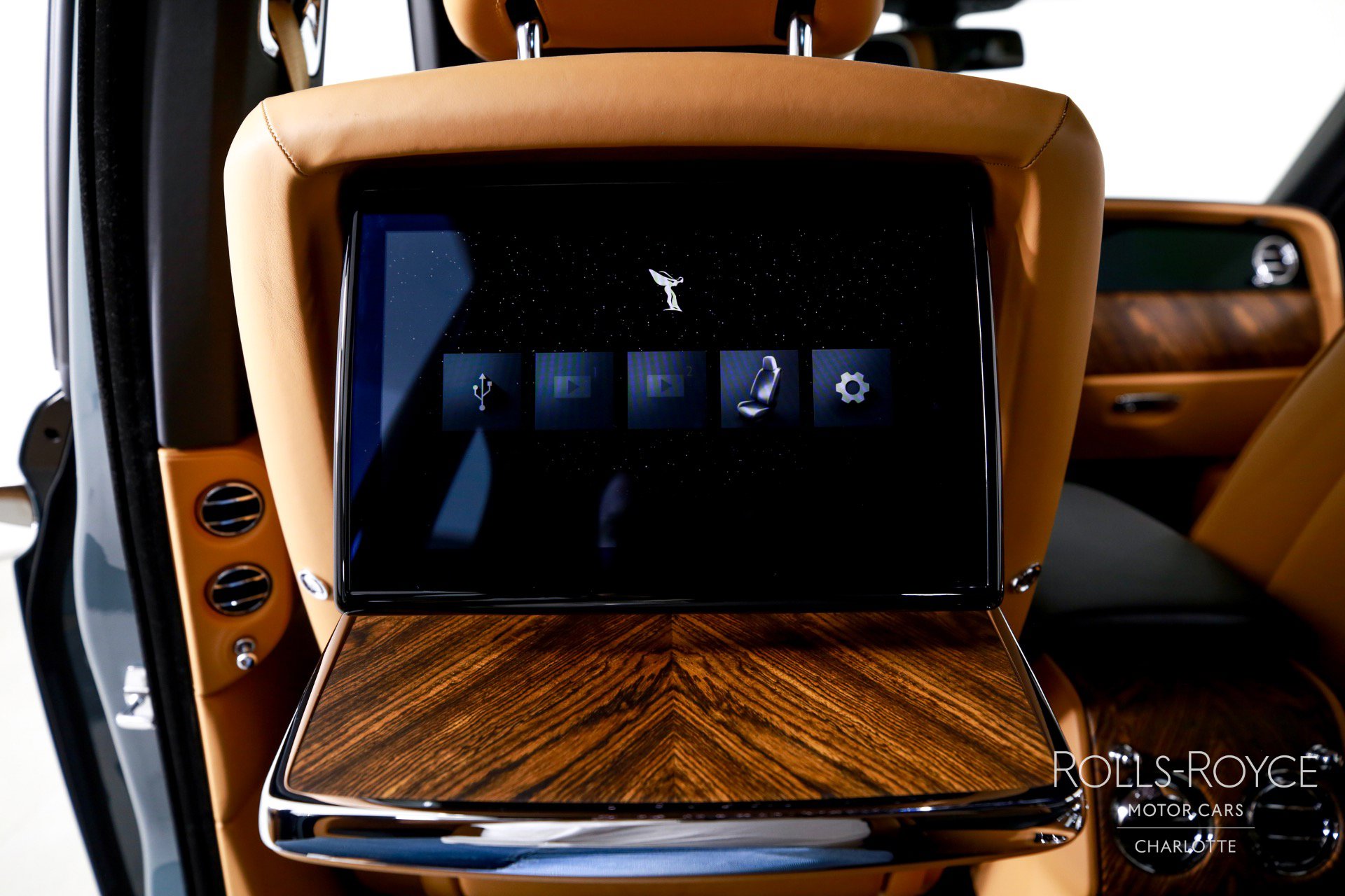 Certified 2025 Rolls-Royce Cullinan image 21