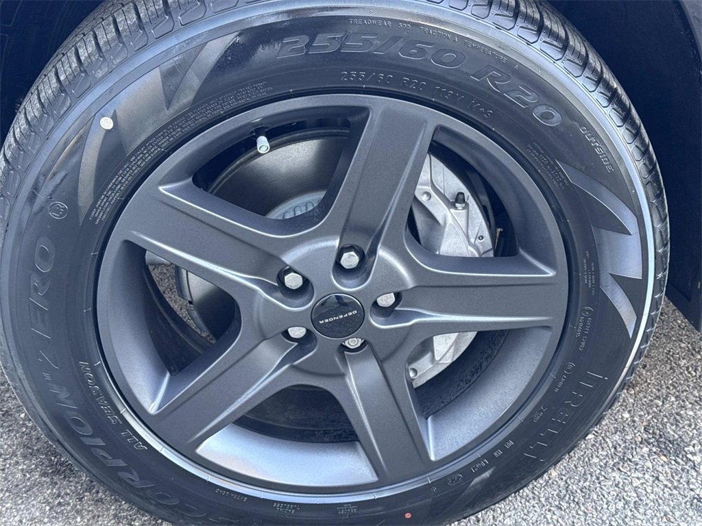 New 2026 Land Rover Defender 110 X-Dynamic SE image 10