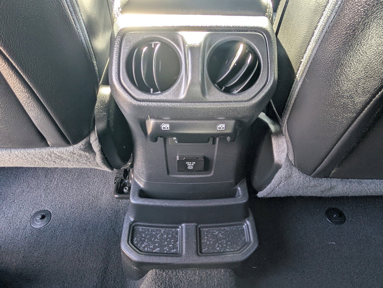 Used 2023 Jeep Wrangler Sahara w/ Cold Weather Group image 16