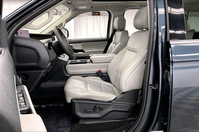 Used 2025 Ford Expedition Active image 25