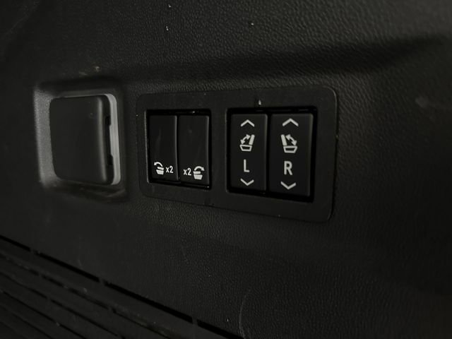 Used 2022 Chevrolet Tahoe High Country image 28