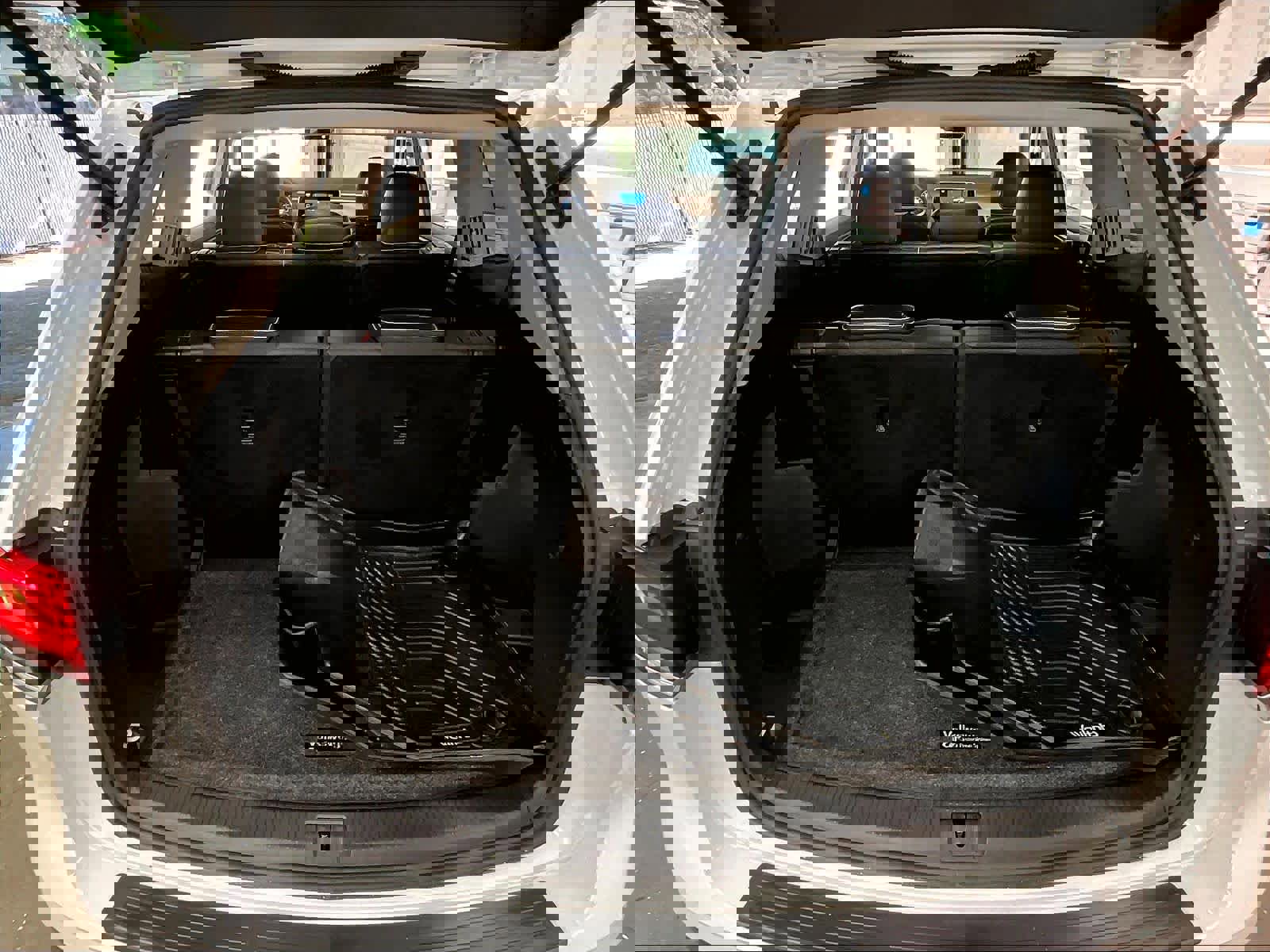 Used 2024 Volkswagen Atlas SE image 30