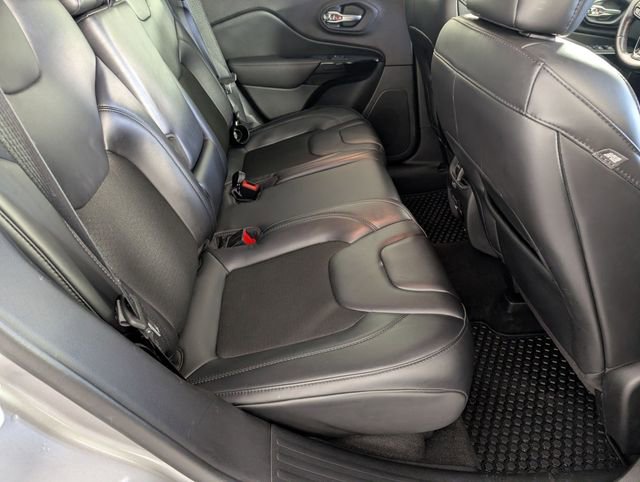 Used 2020 Jeep Cherokee Latitude Plus image 28