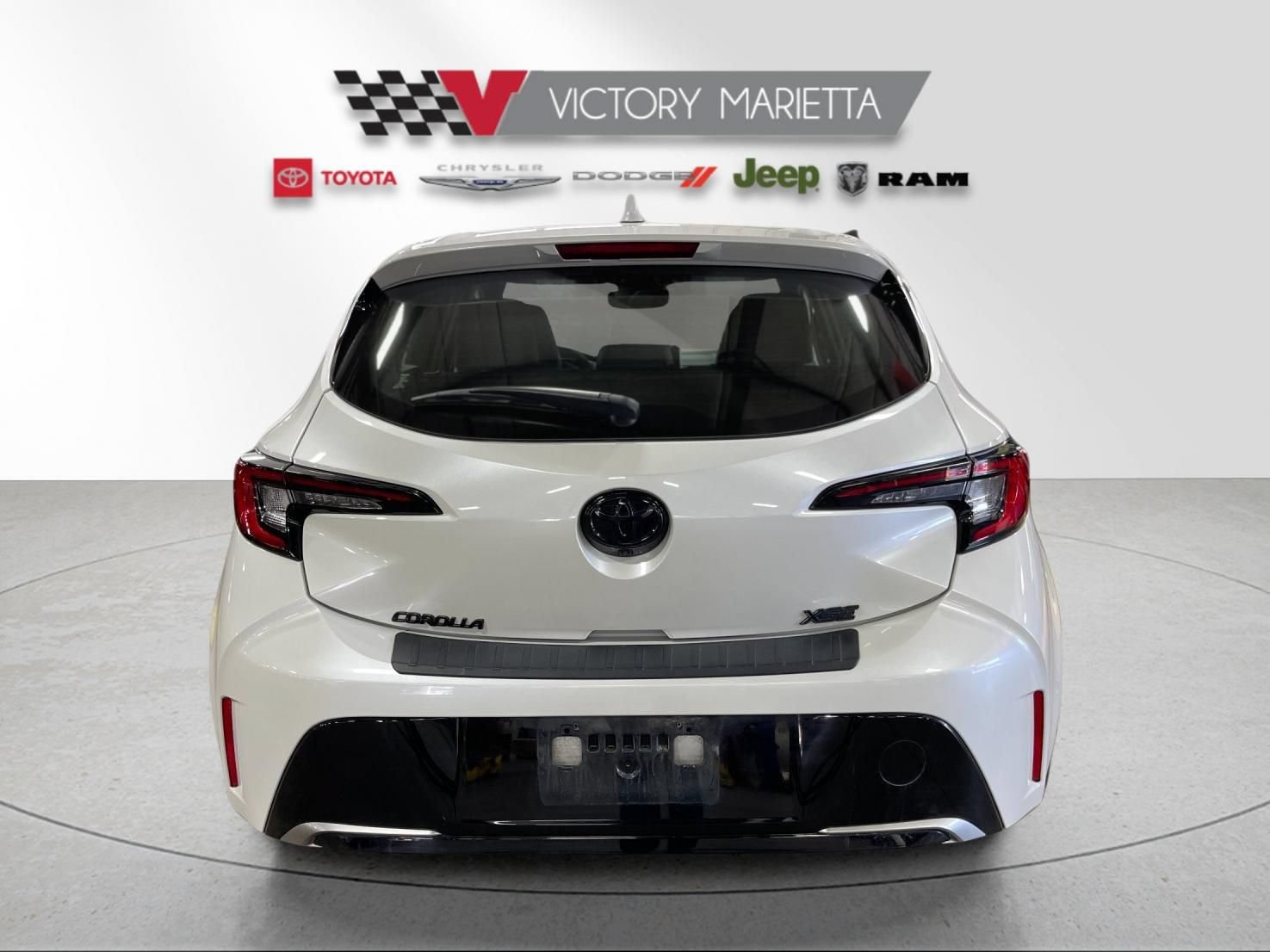 Used 2025 Toyota Corolla XSE FWD image 4