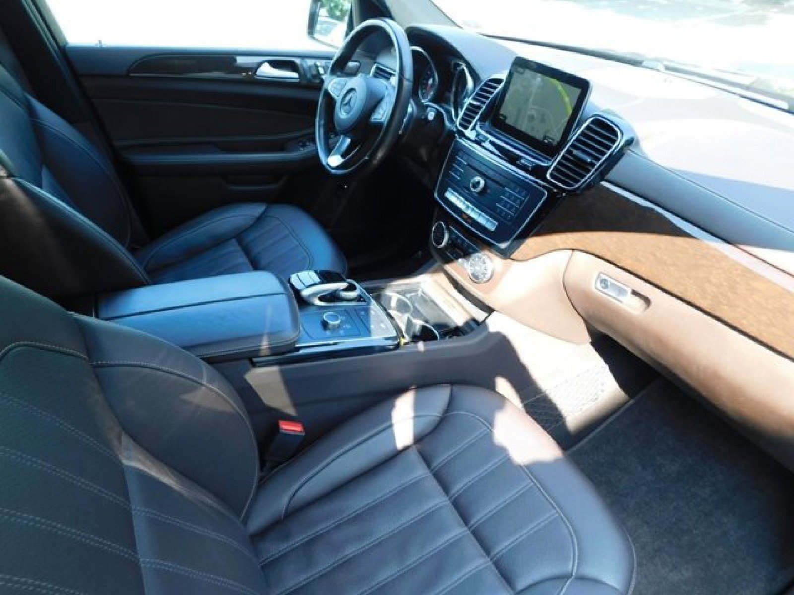 Used 2018 Mercedes-Benz GLS 450 4MATIC image 32