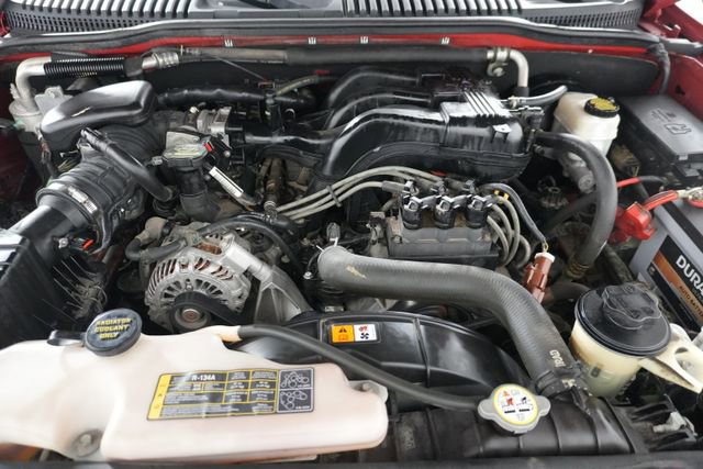 Used 2010 Ford Explorer Sport Trac XLT image 32