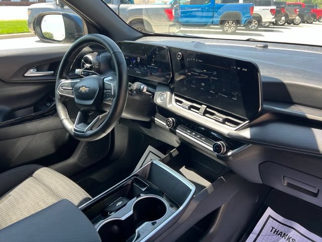 Used 2025 Chevrolet Equinox LT w/ Safety and Technology Package AWD/4WD image 15