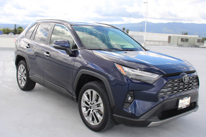 Certified 2022 Toyota RAV4 Limited image 2