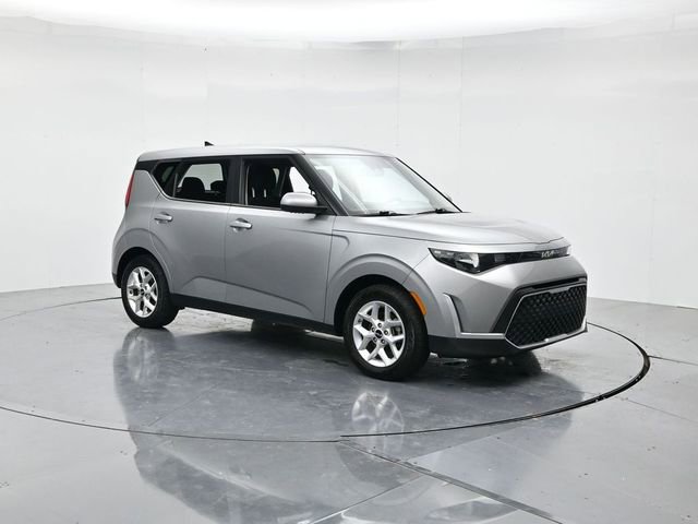 Used 2023 Kia Soul LX w/ LX Technology Package
