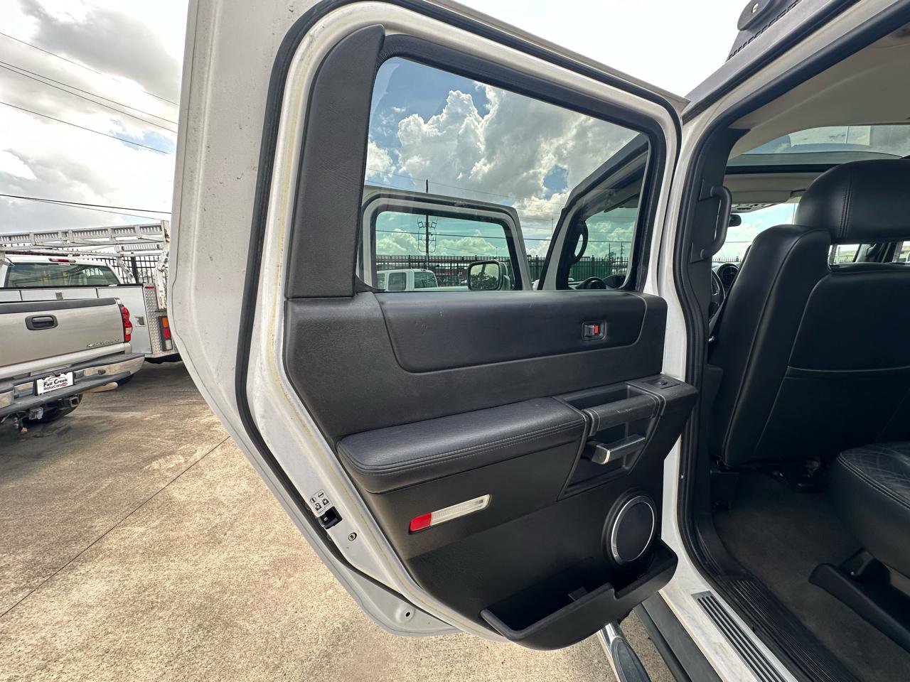 Used 2007 HUMMER H2 Luxury image 15