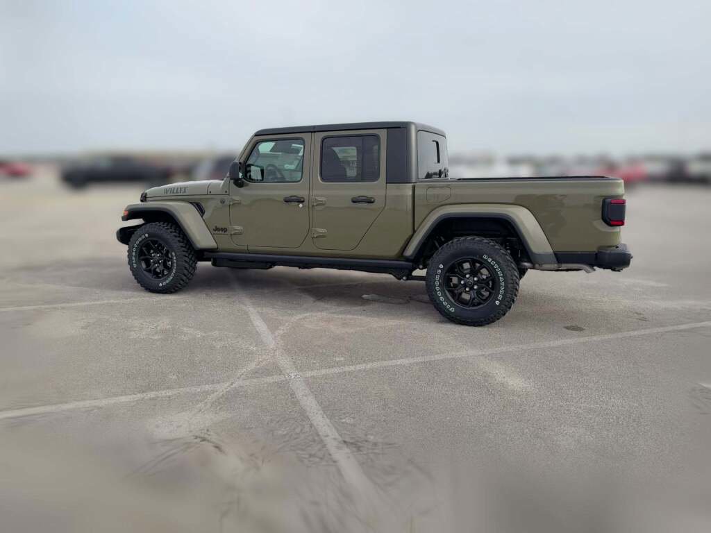 New 2026 Jeep Gladiator Willys image 7