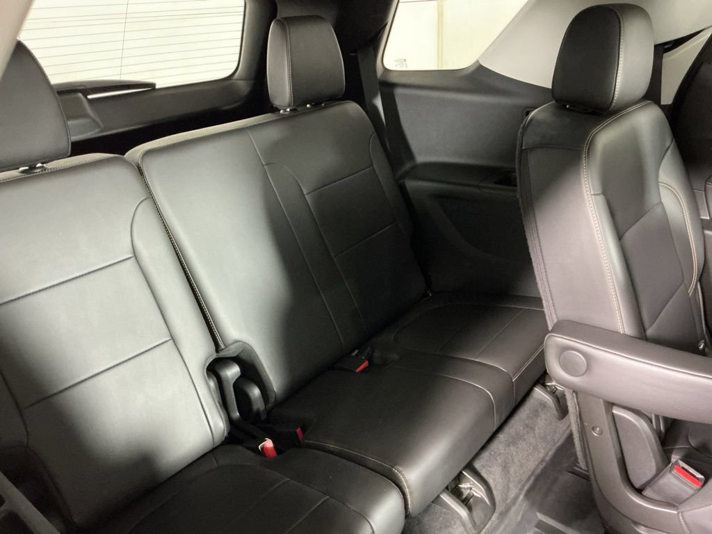 Used 2021 Chevrolet Traverse LT w/ LT Premium Package AWD/4WD image 10
