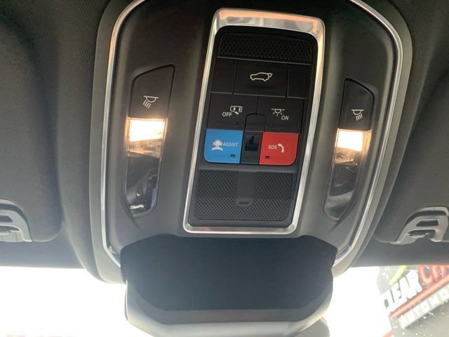 Used 2024 Jeep Wagoneer L Series II AWD/4WD image 47