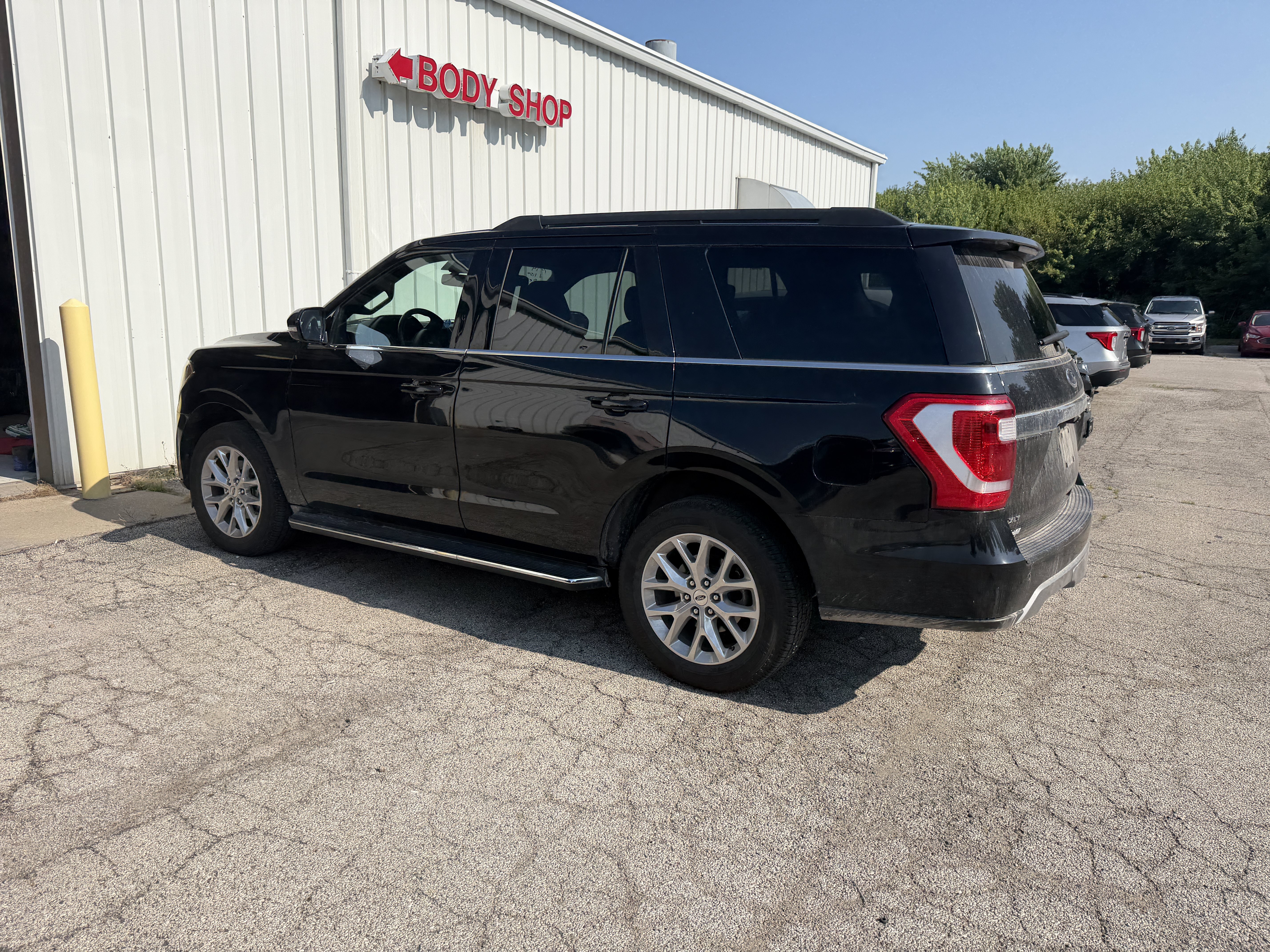 Used 2021 Ford Expedition XLT AWD/4WD image 9