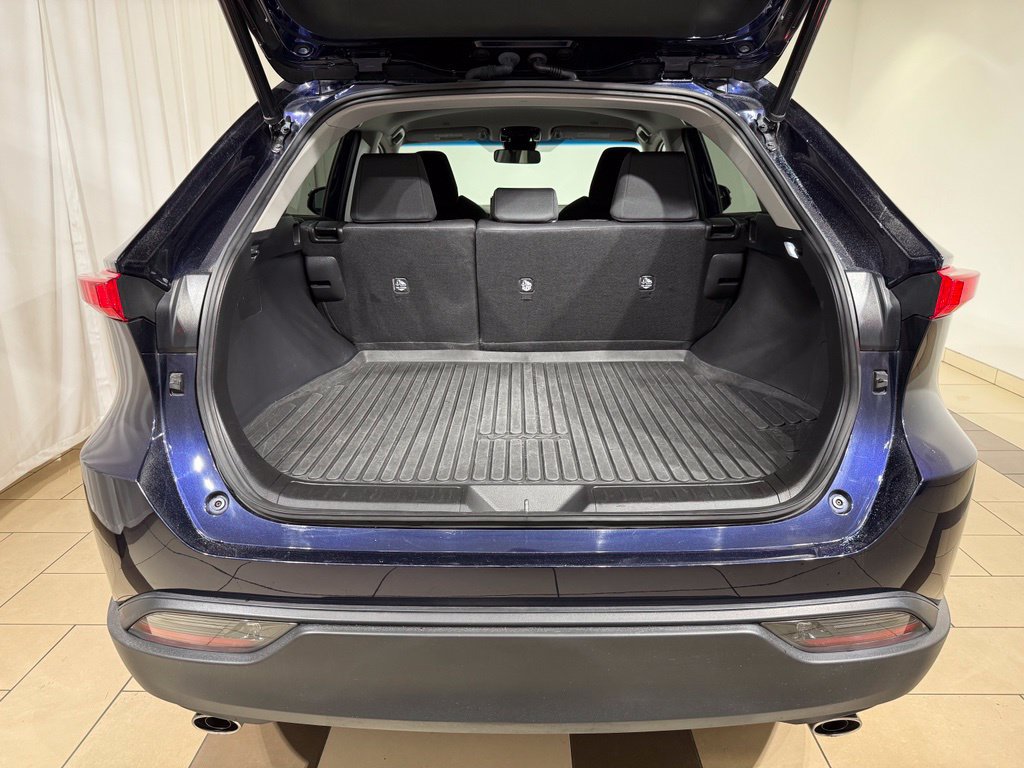 Certified 2023 Toyota Venza LE AWD/4WD image 12