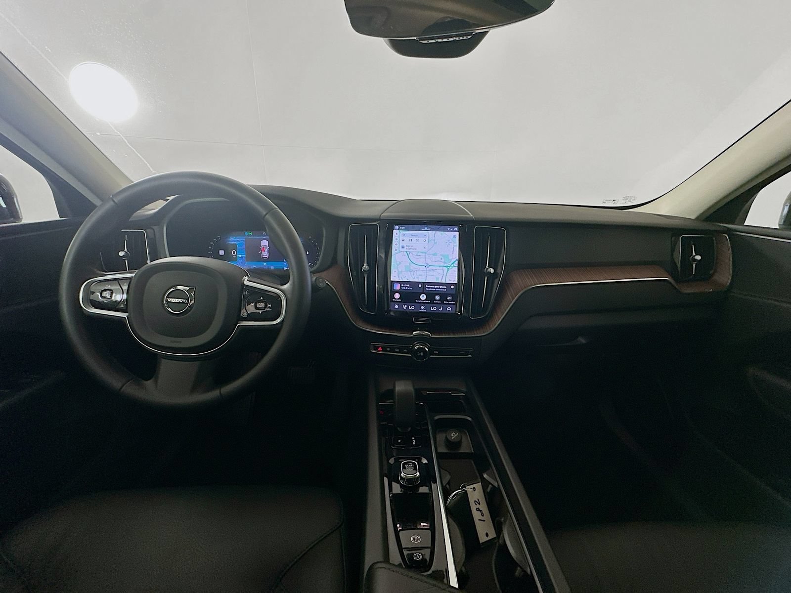 Used 2023 Volvo XC60 B5 Plus w/ Climate Package AWD/4WD image 14