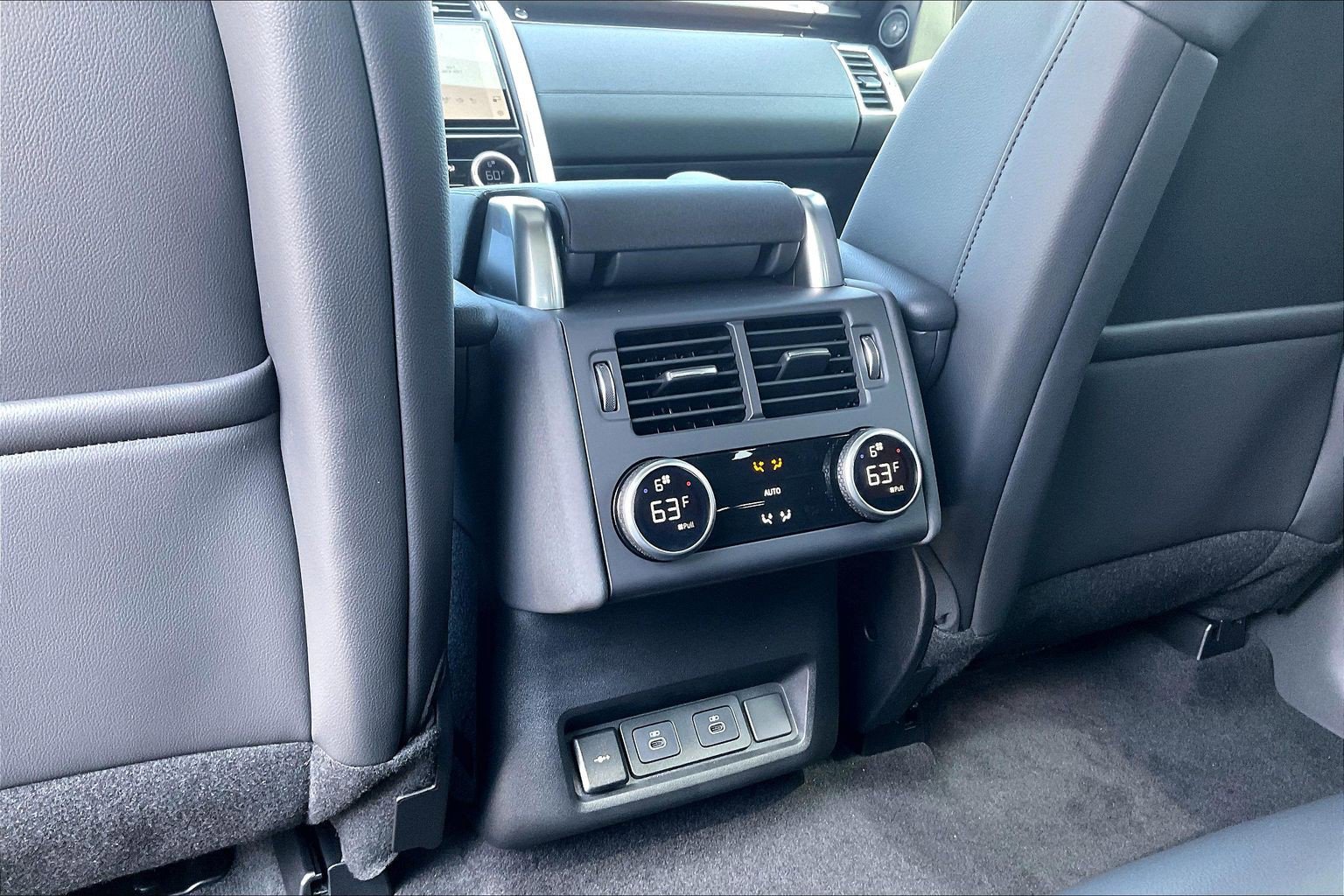 New 2026 Land Rover Discovery S image 21