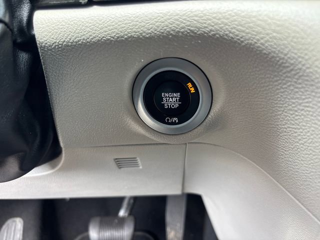 Used 2023 Chrysler Pacifica Touring-L FWD image 19