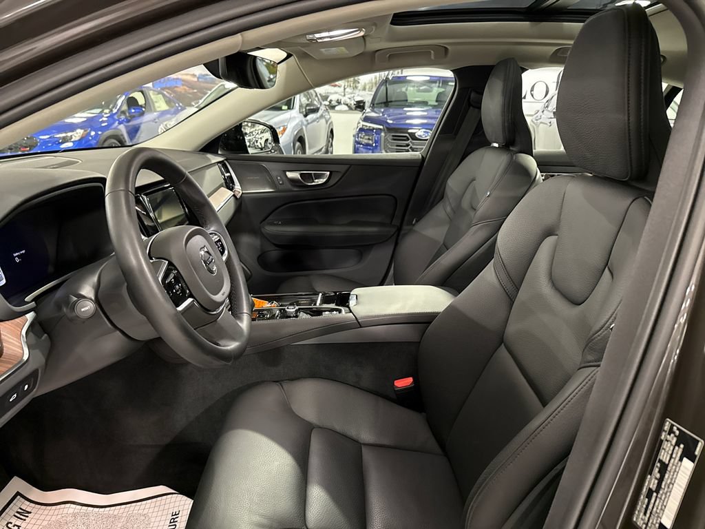 Certified 2025 Volvo S60 T8 Plus AWD/4WD image 10